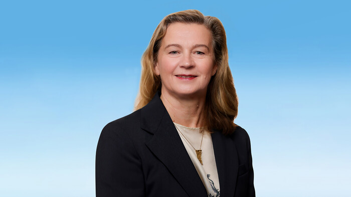 Dr Leonora Bishop